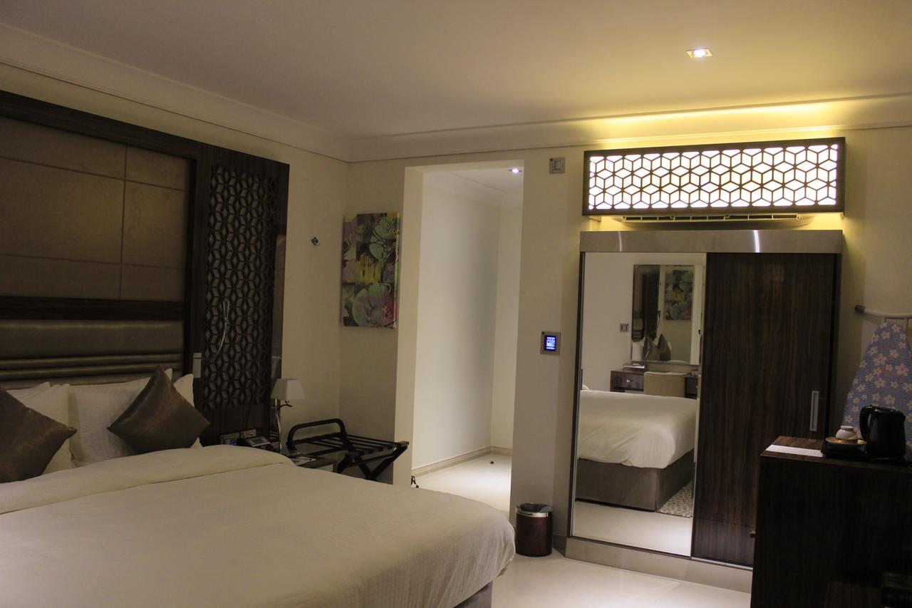 Tio Sea Resort Al Khor Buitenkant foto A room at the hotel