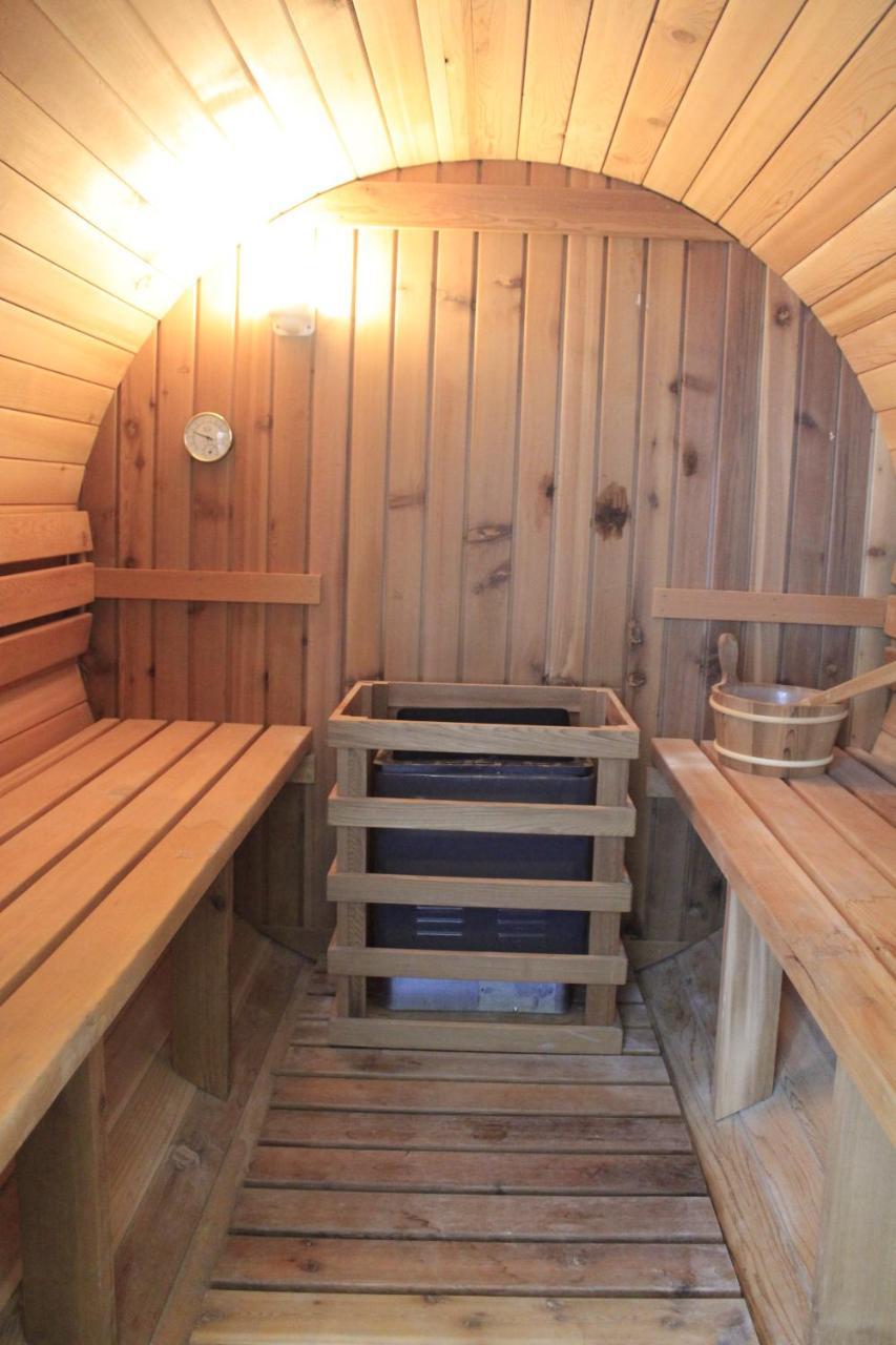 Tio Sea Resort Al Khor Buitenkant foto A Finnish sauna