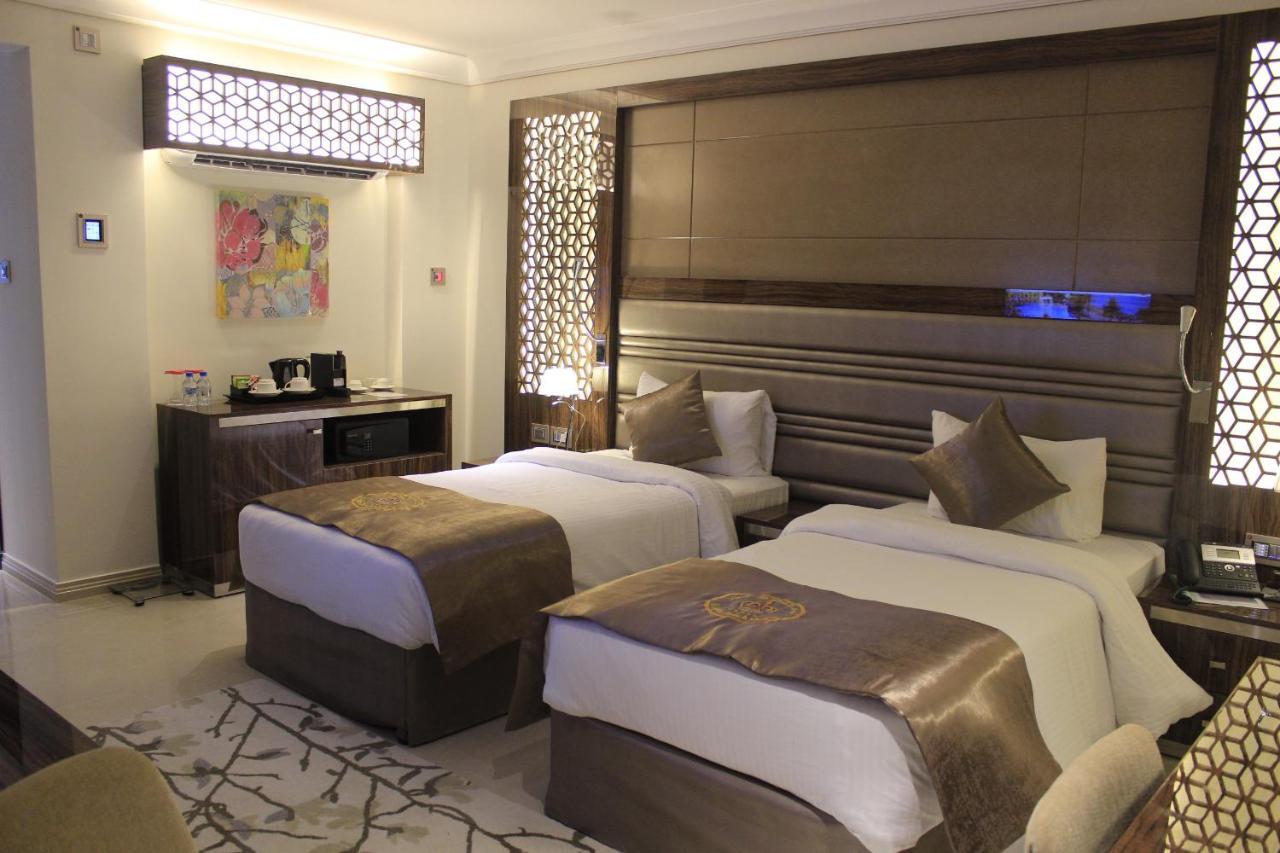 Tio Sea Resort Al Khor Buitenkant foto A room at the hotel